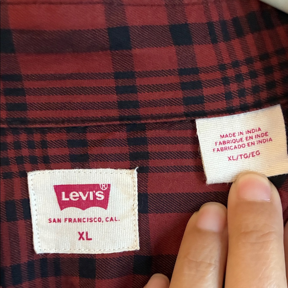 Levi's Men's Burgundy and Black Plaid Shirt - Picture 2 of 13